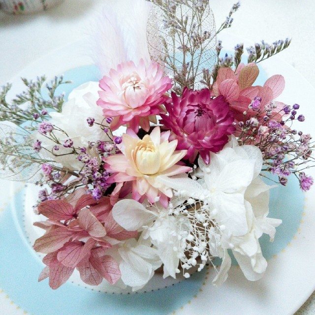 【値下げ】結婚式 髪飾り 花 ドライフラワー ハンドメイドのウェディング(ヘッドドレス/ドレス)の商品写真