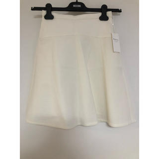 ボールジィ(Ballsey)のBallsey ボールジー 新品 白スカート 定価16000円(ひざ丈スカート)