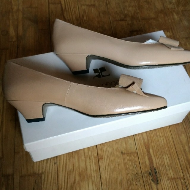 Courreges(クレージュ)のクレージュ　パンプス　22.5cm レディースの靴/シューズ(ハイヒール/パンプス)の商品写真