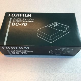 フジフイルム(富士フイルム)のBC70バッテリーチャージャー(バッテリー/充電器)