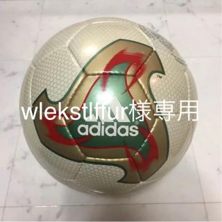 アディダス(adidas)の2002年 日韓W杯 公式球 フィーバーノヴァ(ボール)