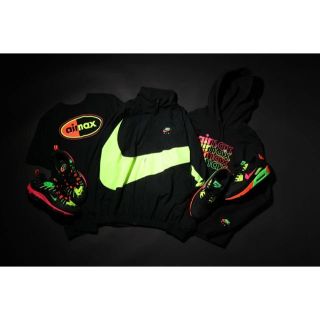 ナイキ(NIKE)のNIKE ウーブンジャケット ネオン(ナイロンジャケット)