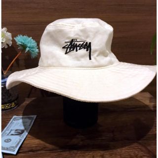 ステューシー(STUSSY)の【値下げ中】STUSSY women  珍しい☆つば広 バケットハット(ハット)