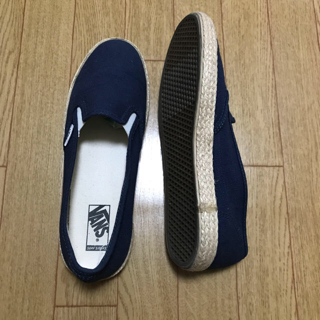 VANS(ヴァンズ)の新品同様☆VANSスリッポン ネイビー レディースの靴/シューズ(スリッポン/モカシン)の商品写真