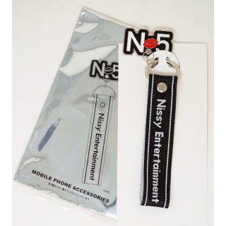 AAA　西島隆弘　スマホアクセサリー　黒×白　新品　N5(ミュージシャン)