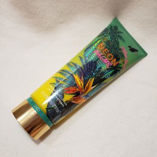 ヴィクトリアズシークレット(Victoria's Secret)の新作限定！ヴィクトリアシークレット☆Neon Palms☆ボディローション(ボディローション/ミルク)