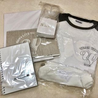 ニュース(NEWS)のNEWS WHITEツアーグッズ(アイドルグッズ)