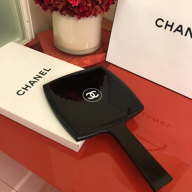 CHANEL(シャネル)のノベルティ❤︎ シャネル 手鏡 レディースのファッション小物(ミラー)の商品写真