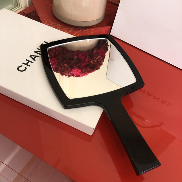 CHANEL(シャネル)のノベルティ❤︎ シャネル 手鏡 レディースのファッション小物(ミラー)の商品写真
