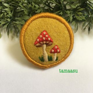 203.きのこの刺繍ブローチ✴︎受注製作(コサージュ/ブローチ)