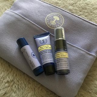 ニールズヤード(NEAL'S YARD)の◆新品未使用◆NEAL'S YARDアメニティポーチ(旅行用品)