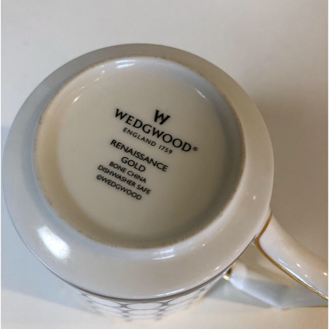 WEDGWOOD(ウェッジウッド)のウェッジウッド マグカップ英国製 ルネッサンスゴールド ユーズド美品 インテリア/住まい/日用品のキッチン/食器(グラス/カップ)の商品写真