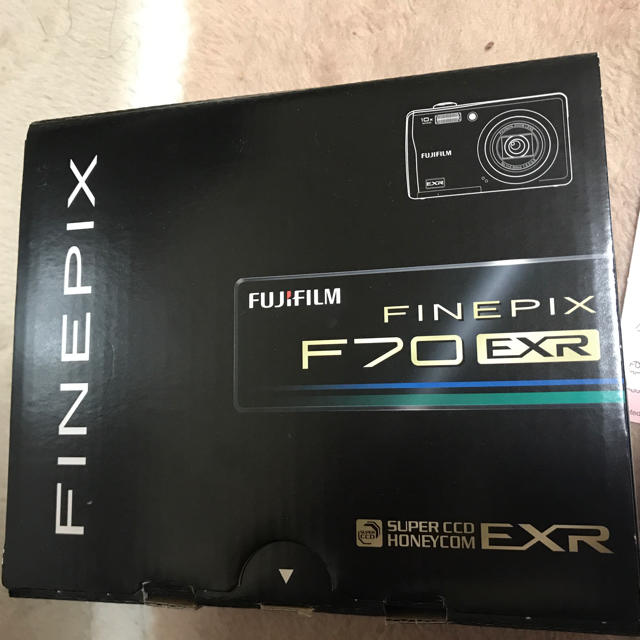 富士フイルム(フジフイルム)の【新品未使用】tutu様専用！デジカメ デジタルカメラ FinePix F70 スマホ/家電/カメラのカメラ(コンパクトデジタルカメラ)の商品写真