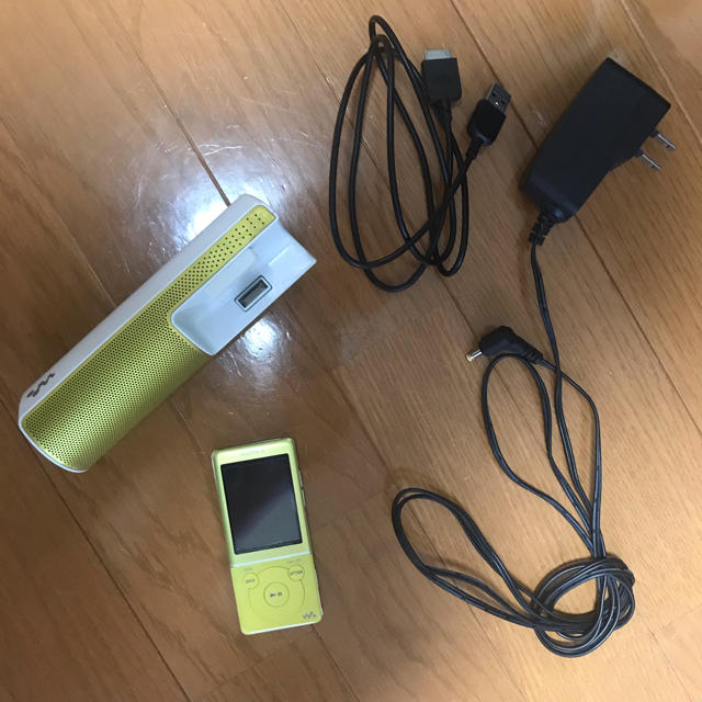 WALKMAN(ウォークマン)のウォークマン【専用】 スマホ/家電/カメラのオーディオ機器(ポータブルプレーヤー)の商品写真