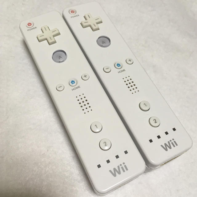 Wii(ウィー)のWii リモコン ホワイト 白 2個 本 セット  エンタメ/ホビーのゲームソフト/ゲーム機本体(その他)の商品写真