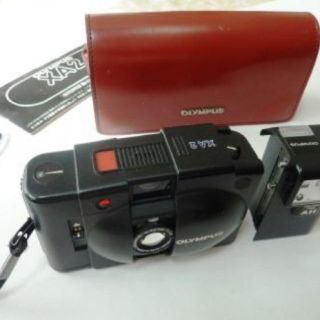 オリンパス(OLYMPUS)のオリンパス XA2 ケース付き(フィルムカメラ)