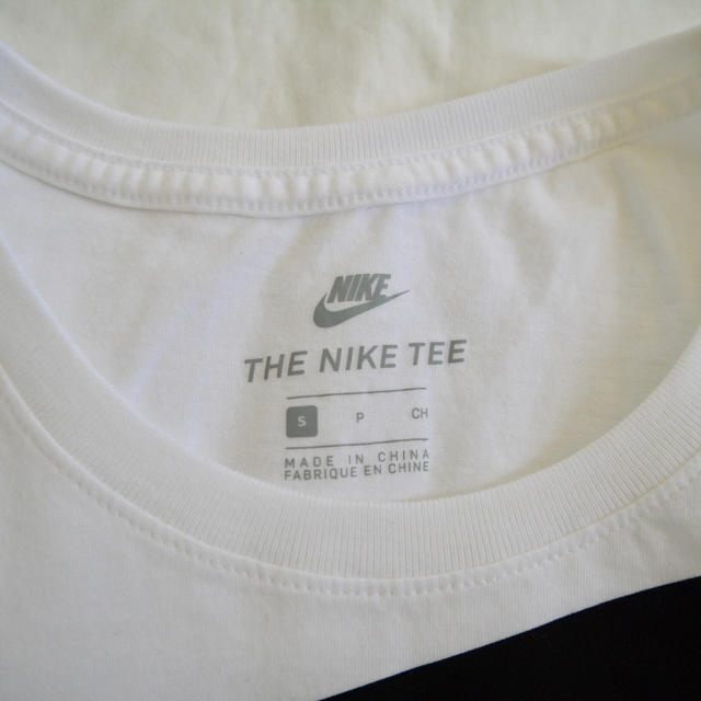 NIKE(ナイキ)のNIKE BIG SWOOSH ナイキ ビッグスオッシュ Tシャツ Sサイズ  メンズのトップス(Tシャツ/カットソー(半袖/袖なし))の商品写真