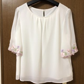 レッセパッセ(LAISSE PASSE)の新品♡LAISSE PASSE フラワー刺繍スリーブブラウス(シャツ/ブラウス(半袖/袖なし))