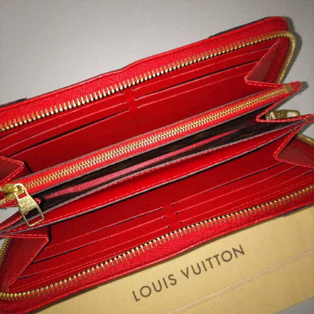 LOUIS VUITTON(ルイヴィトン)の【正規品】VUITTON 新型 ジッピーウォレット レティーロ スリーズ レディースのファッション小物(財布)の商品写真