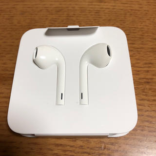 アップル(Apple)のiphone8付属イヤフォン(ヘッドフォン/イヤフォン)
