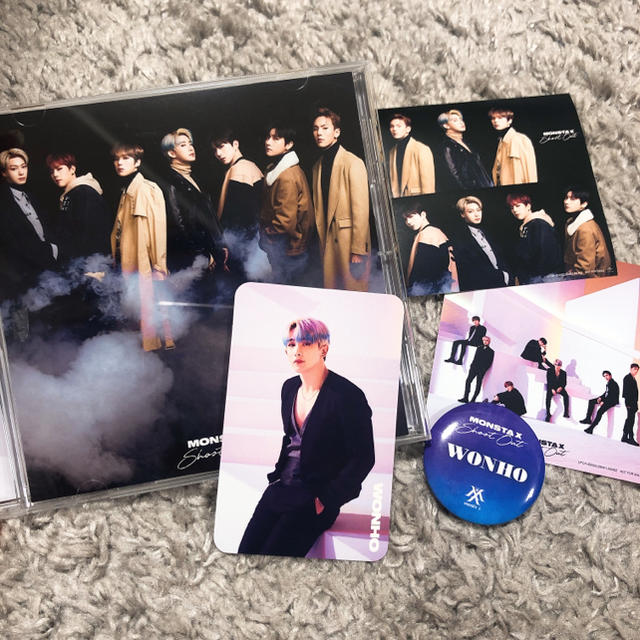 MONSTA X'shoot out'ウォノトレカ缶バッチ ステッカー付 エンタメ/ホビーのCD(K-POP/アジア)の商品写真