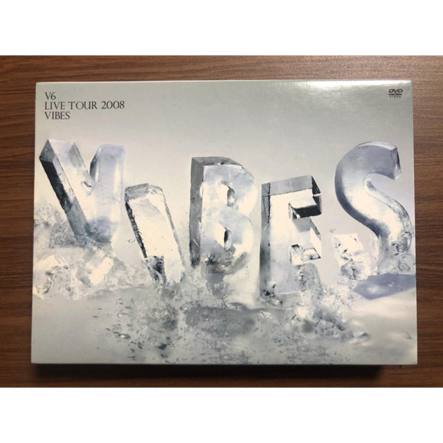 V6(ブイシックス)のV6/V6 LIVE TOUR 2008 VIBES〈初回生産限定・4枚組〉 エンタメ/ホビーのDVD/ブルーレイ(ミュージック)の商品写真