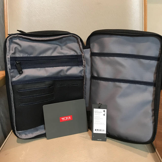 TUMI(トゥミ)のTUMI ALPHA２ オーガナイザートラベルトール メンズのバッグ(ショルダーバッグ)の商品写真