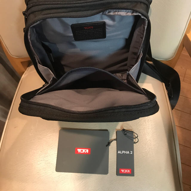 TUMI(トゥミ)のTUMI ALPHA２ オーガナイザートラベルトール メンズのバッグ(ショルダーバッグ)の商品写真