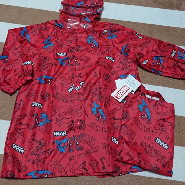 MARVEL(マーベル)のMARVELスパイダーマン☆レインコート  新品 キッズ/ベビー/マタニティのキッズ服男の子用(90cm~)(その他)の商品写真