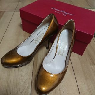 サルヴァトーレフェラガモ(Salvatore Ferragamo)のは？様専用フェラガモパンプス(ハイヒール/パンプス)