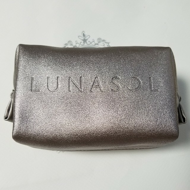 LUNASOL(ルナソル)の未使用★ルナソル　ポーチ② レディースのファッション小物(ポーチ)の商品写真