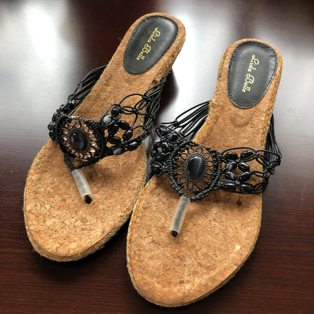 サンダル 黒ストーン付き Ｌ レディースの靴/シューズ(サンダル)の商品写真