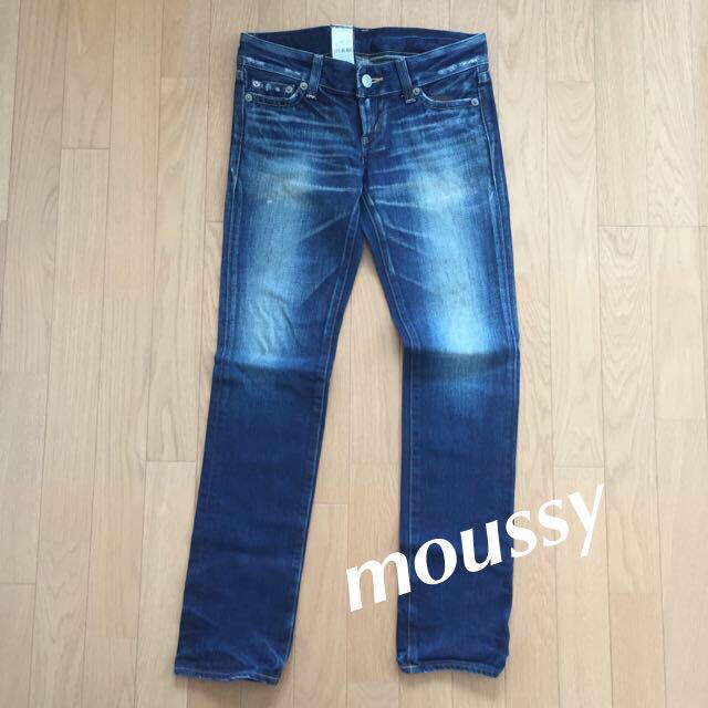 moussy(マウジー)のキツネ様専用 moussy タグ付きストレートスリム レディースのパンツ(デニム/ジーンズ)の商品写真