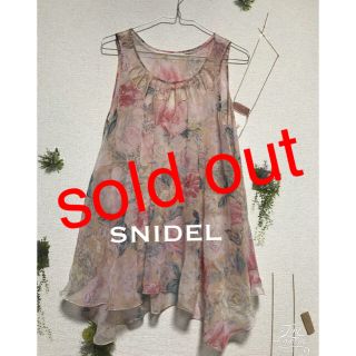 スナイデル(SNIDEL)の▫️SNIDEL 花柄シースルーチュニック(チュニック)