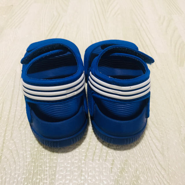 adidas(アディダス)のadidas アディダス サンダル 12㎝  キッズ/ベビー/マタニティのベビー靴/シューズ(~14cm)(サンダル)の商品写真