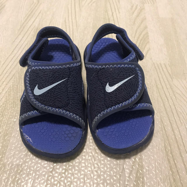 NIKE(ナイキ)のNIKE ナイキ サンダル 13㎝ キッズ/ベビー/マタニティのベビー靴/シューズ(~14cm)(サンダル)の商品写真