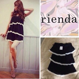 リエンダ(rienda)のrienda フリルロンパース(ロンパース)