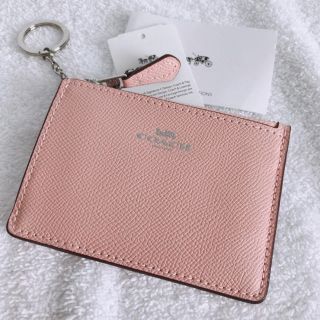 コーチ(COACH)の新品COACH キーリング付きパスケース ピンク(名刺入れ/定期入れ)