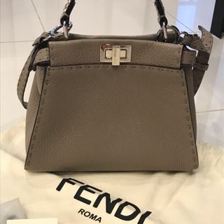 フェンディ(FENDI)のフェンディ   ピーカブー　スモール(ショルダーバッグ)