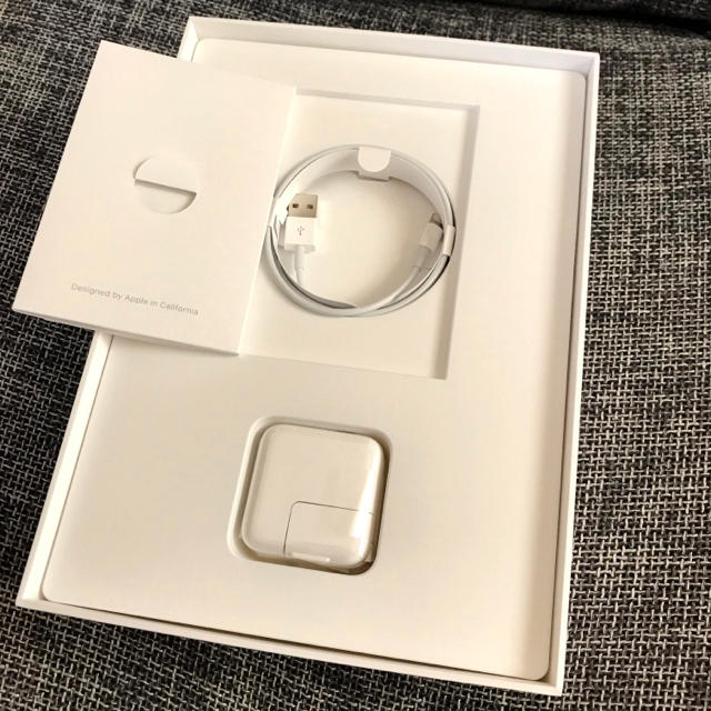 iPad 9.7 128GB cellular SIMロック解除済品 送料込 1