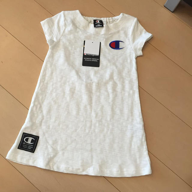 Champion(チャンピオン)の新品♡チャンピオンロゴ刺繍ワンピ♡100 キッズ/ベビー/マタニティのキッズ服女の子用(90cm~)(その他)の商品写真