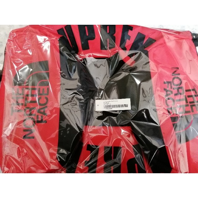 Supreme(シュプリーム)のSupreme The North Face Duffle Bag Red メンズのバッグ(トラベルバッグ/スーツケース)の商品写真