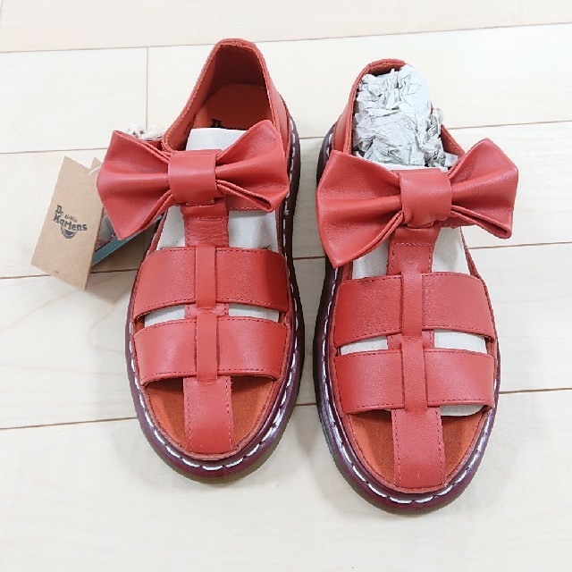 Dr.Martens (ドクターマーチン) AGGY BOW SANDAL 登場! www.gold-and