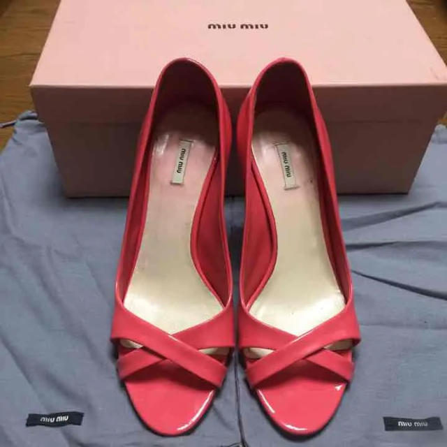 miumiu パンプス