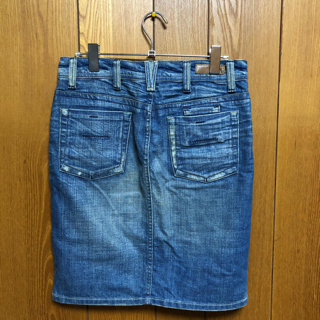YANUK(ヤヌーク)のヤヌーク デニムスカート レディースのスカート(ひざ丈スカート)の商品写真