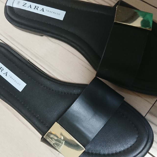 ZARA(ザラ)のZARA 美品 フラットサンダル 38 レディースの靴/シューズ(サンダル)の商品写真