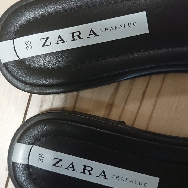ZARA(ザラ)のZARA 美品 フラットサンダル 38 レディースの靴/シューズ(サンダル)の商品写真