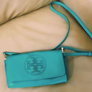 トリーバーチ(Tory Burch)のトリーバーチ エナメル ショルダー ポーチ(ショルダーバッグ)