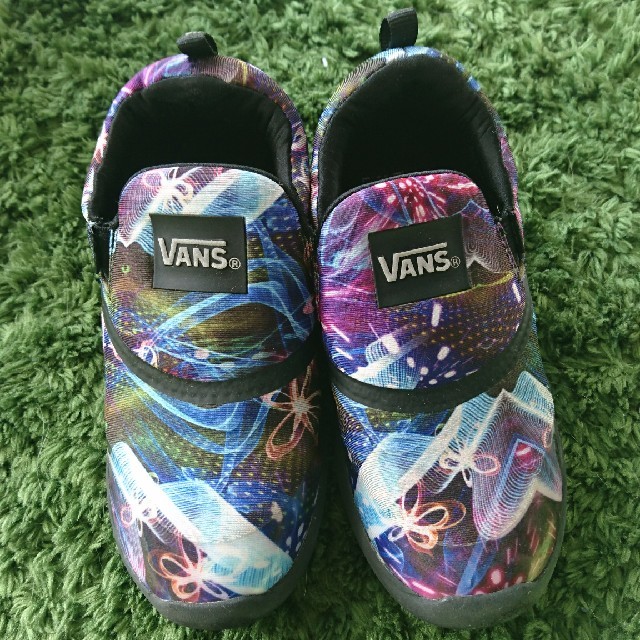 VANS(ヴァンズ)のVANS☆スリッポン☆宇宙☆スペース キッズ/ベビー/マタニティのキッズ靴/シューズ(15cm~)(スリッポン)の商品写真