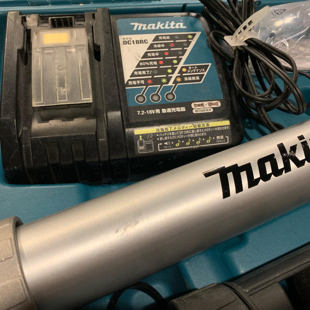 マキタ ホルダDセット品 400mL用 191P90-1 カートリッジ型 ソーセージ型 吸込み式 ポリ容器 用 makita 【オンライン限定商品】